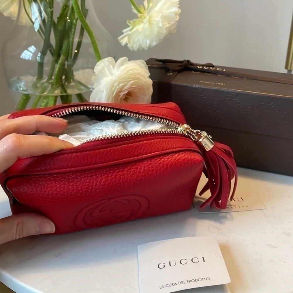 ❤️ NWT Gucci Authentic Cosmetic Bag Red Leather with Gucci Logo